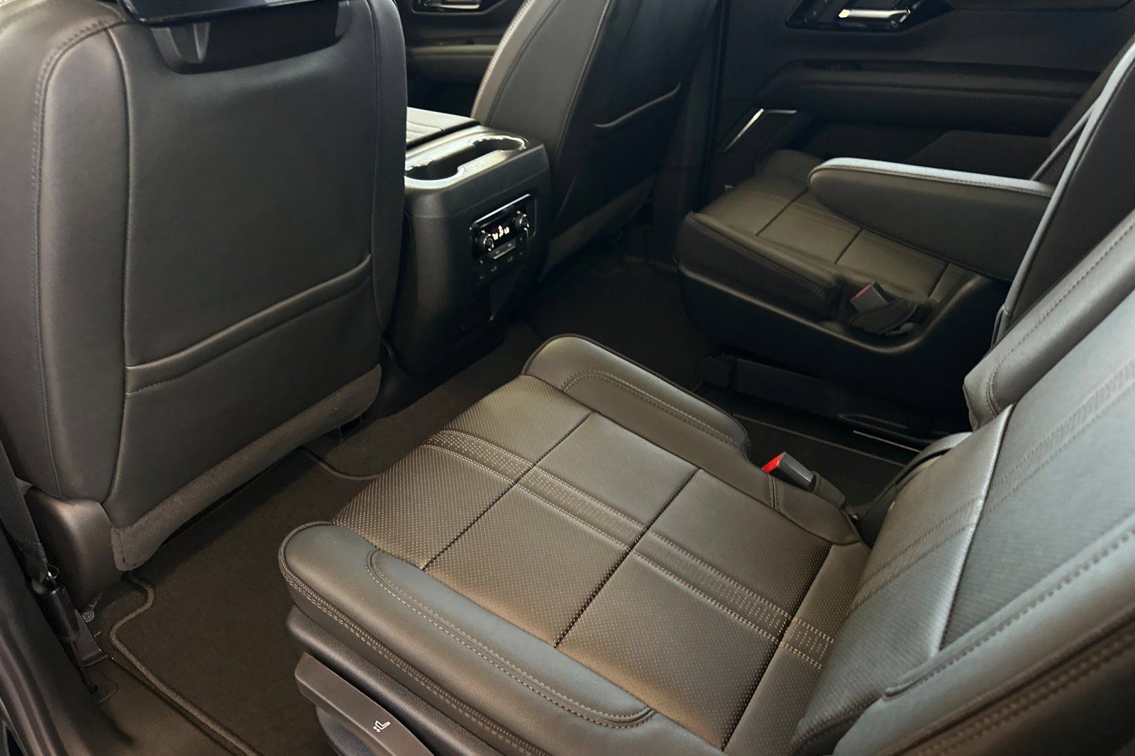 New 2026 Chevrolet Tahoe High Country AWD/4WD image 12