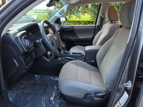 Used 2020 Toyota Tacoma SR w/ SR Convenience Package RWD image 18
