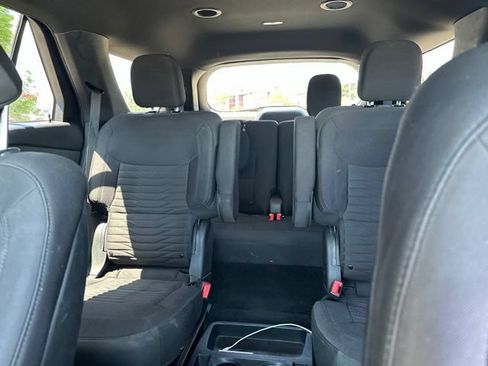 Used 2020 Ford Explorer XLT RWD image 9