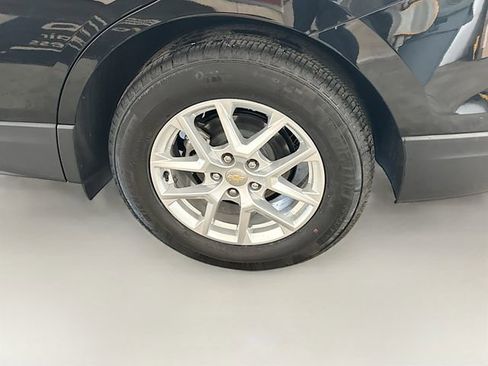 Used 2023 Chevrolet Equinox LT image 30