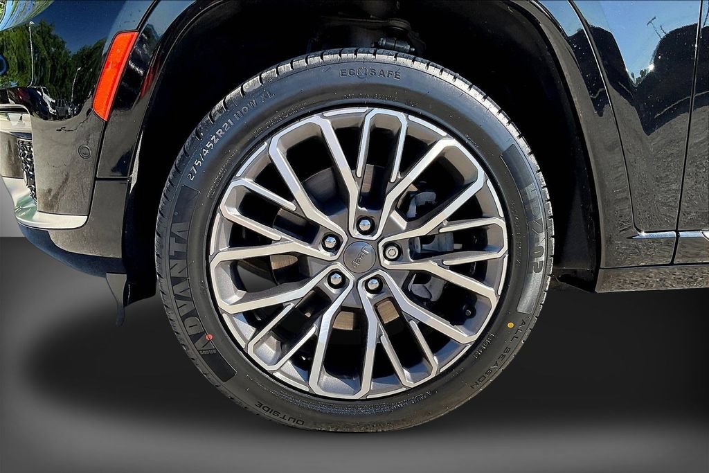 Used 2023 Jeep Grand Cherokee L Summit AWD/4WD image 35