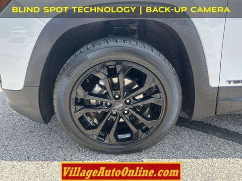 Used 2021 GMC Terrain SLT w/ Elevation Edition AWD/4WD image 9