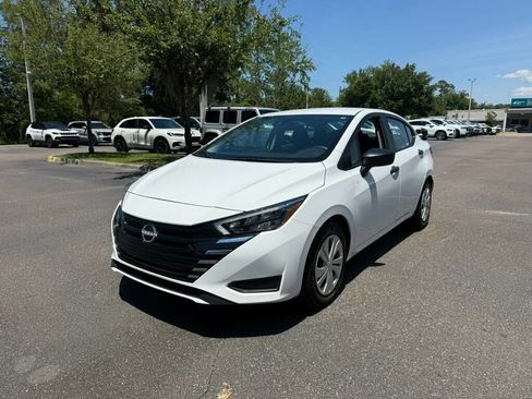 Used 2025 Nissan Versa S w/ Trunk Package FWD image 1