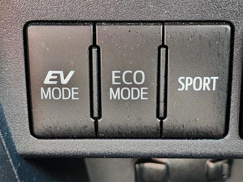 Used 2017 Toyota RAV4 SE AWD/4WD image 29