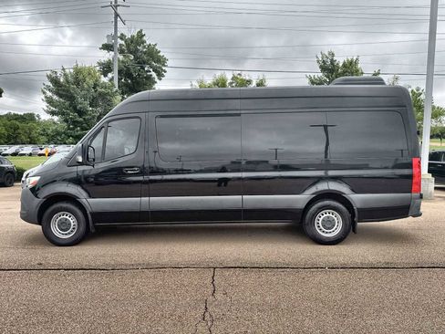 Used 2023 Mercedes-Benz Sprinter 2500 image 5