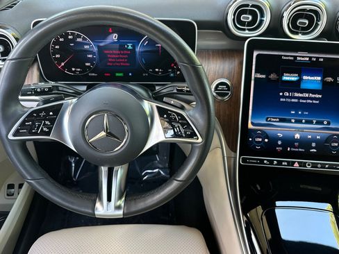 Certified 2025 Mercedes-Benz GLC 350e 4MATIC image 32