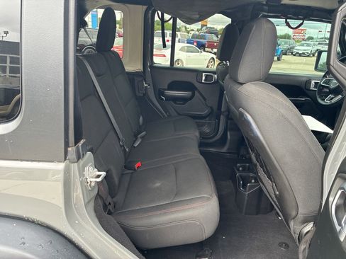 Used 2019 Jeep Wrangler Unlimited Rubicon w/ LED Lighting Group AWD/4WD image 21