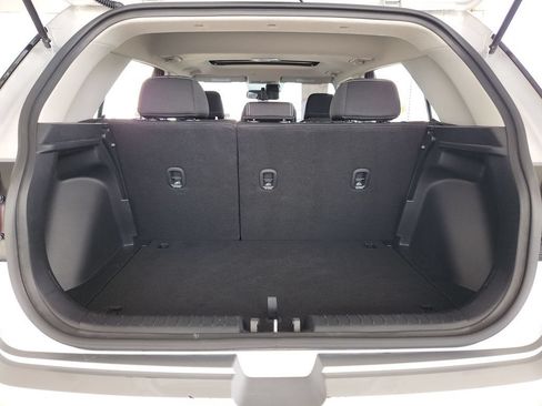 Used 2025 Hyundai Venue SEL FWD image 14