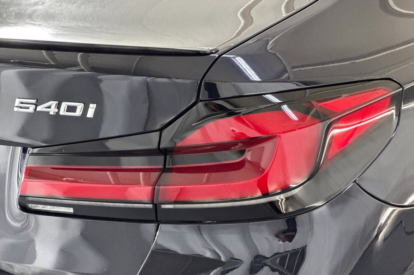 Used 2023 BMW 540i w/ M Sport Package RWD image 29