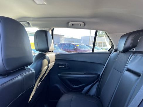 Used 2018 Chevrolet Trax LT w/ LT Convenience Package image 28