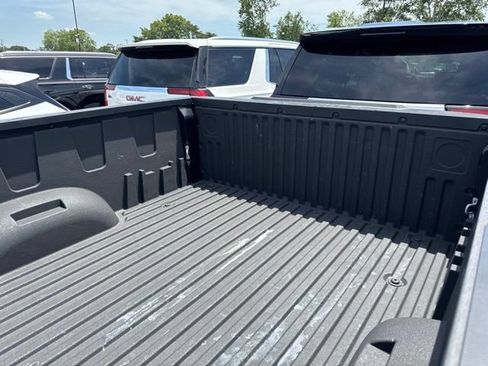 Used 2023 Toyota Tundra SR5 w/ SR5 Convenience Package AWD/4WD image 8