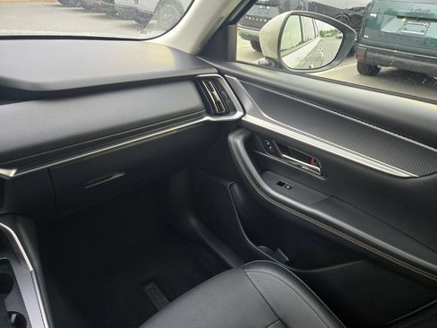 Used 2024 MAZDA CX-90 3.3 Turbo w/ Preferred Plus AWD/4WD image 11