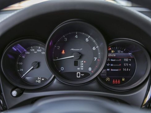 Certified 2026 Porsche Macan Turbo AWD/4WD image 17