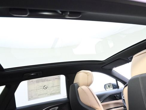 New 2025 Cadillac Lyriq Luxury w/ Nappa Leather Package image 17