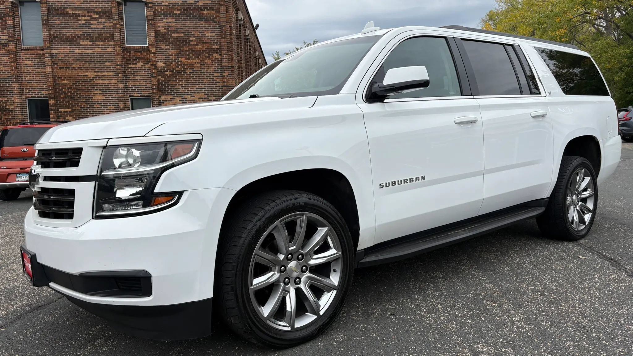 Used 2018 Chevrolet Suburban LT AWD/4WD image 5