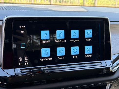 Used 2024 Volkswagen Atlas SE AWD/4WD image 19