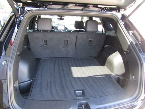 Used 2025 Chevrolet Blazer RS AWD/4WD image 35