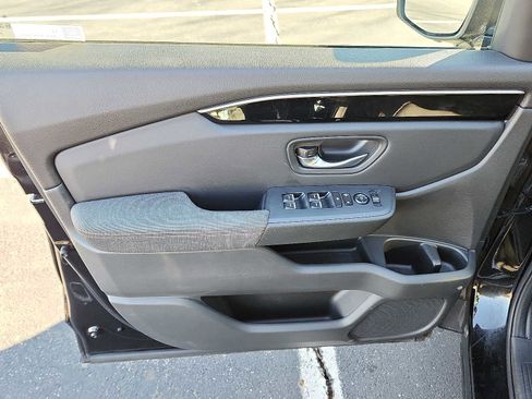 Certified 2023 Honda Pilot Sport image 12