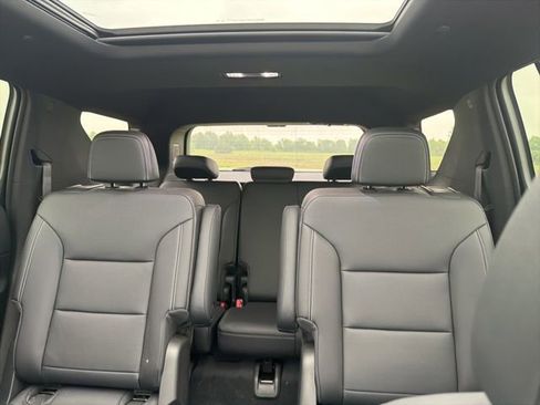 Used 2026 Chevrolet Traverse LT w/ Sun and Wheel Package image 14