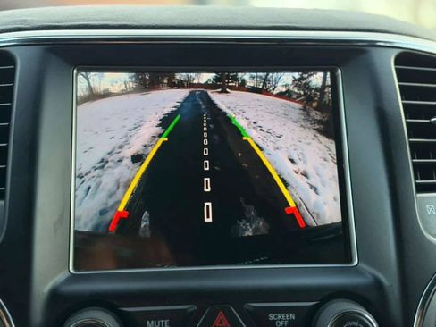 Used 2018 Jeep Grand Cherokee Altitude image 15