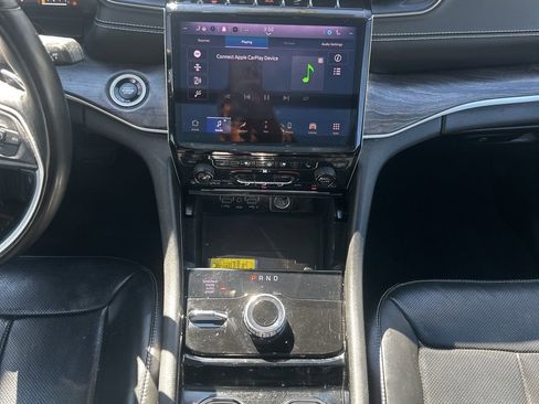 Used 2021 Jeep Grand Cherokee L Limited w/ Luxury Tech Group II AWD/4WD image 17