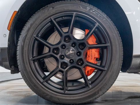 Used 2021 Aston Martin DBX AWD/4WD image 21