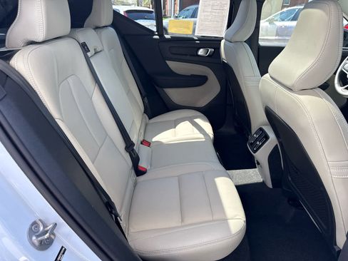 Used 2026 Volvo XC40 B5 Plus AWD/4WD image 23