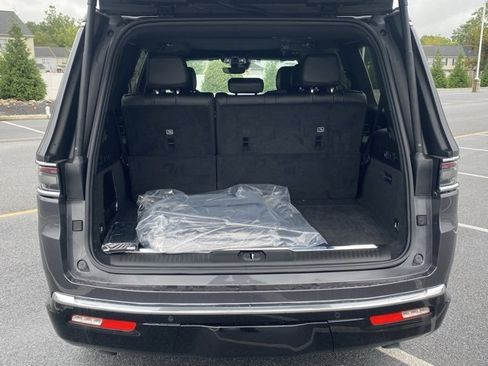 New 2024 Jeep Grand Wagoneer Series I w/ HD Trailer Tow Package image 7