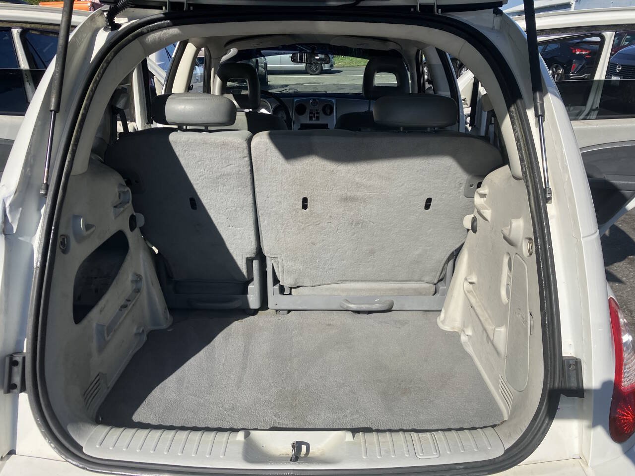 Used 2009 Chrysler PT Cruiser FWD image 27