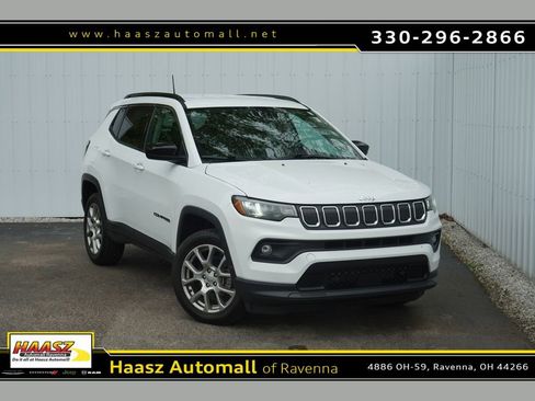 Used 2022 Jeep Compass Latitude AWD/4WD image 1