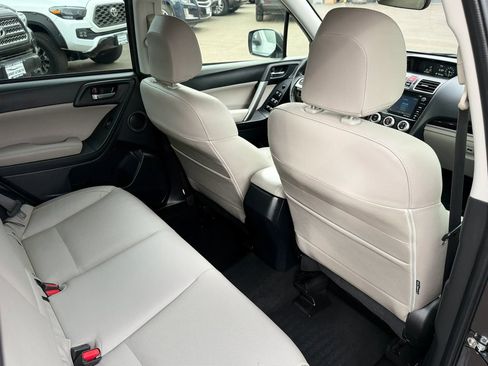 Used 2017 Subaru Forester 2.5i Limited AWD/4WD image 18