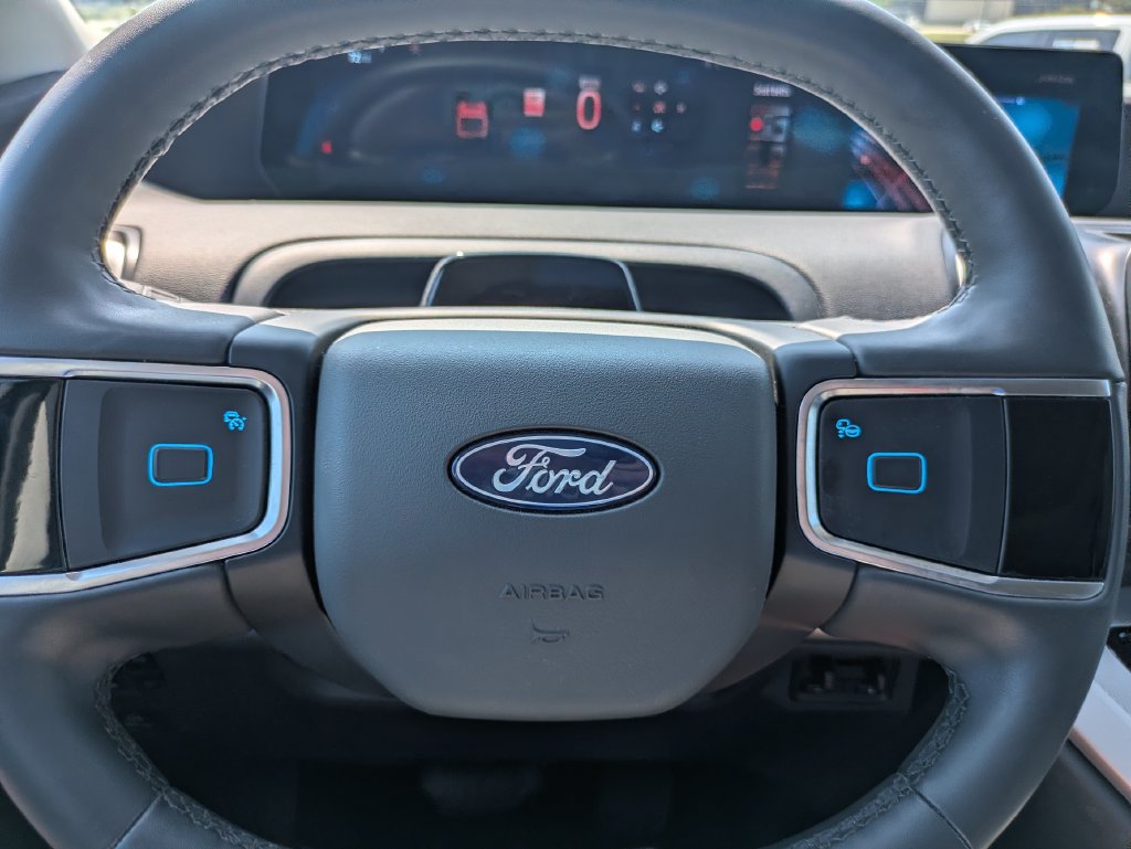 Used 2025 Ford Expedition Active AWD/4WD image 15