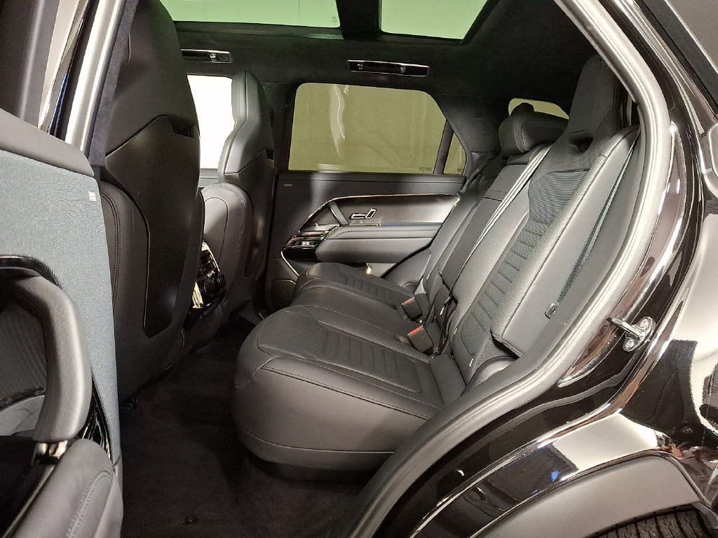 Used 2024 Land Rover Range Rover Sport AWD/4WD image 13