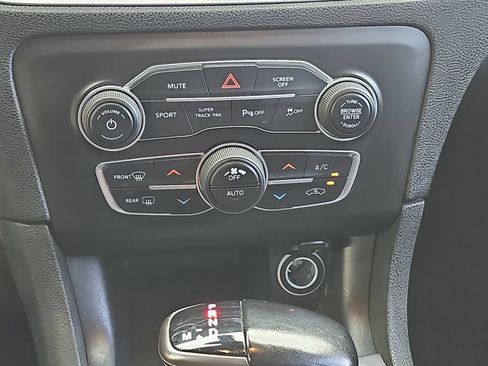 Used 2021 Chevrolet Traverse LT AWD/4WD image 21