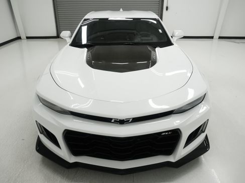 Used 2017 Chevrolet Camaro ZL1 RWD image 2