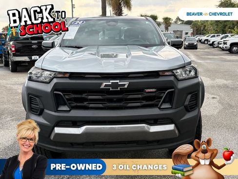 Used 2024 Chevrolet Colorado Trail Boss w/ Technology Package AWD/4WD image 3