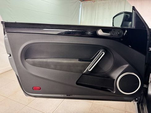Used 2012 Volkswagen Beetle 2.0T FWD image 12
