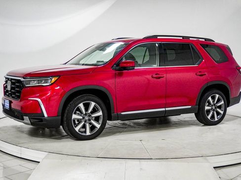 Certified 2025 Honda Pilot Elite image 4