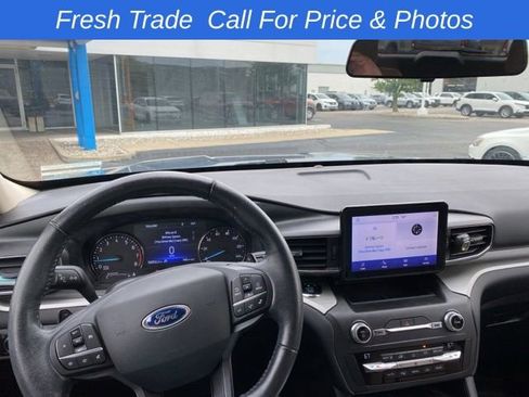 Used 2020 Ford Explorer XLT w/ Equipment Group 202A AWD/4WD image 11