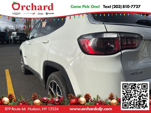 Used 2024 Jeep Compass Limited image 7