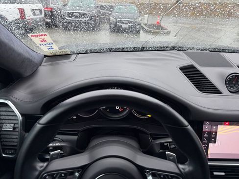 Used 2021 Porsche Cayenne Turbo w/ Premium Package Plus (PI3) image 27