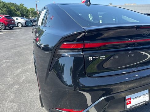 Used 2024 Toyota Prius XLE FWD image 29