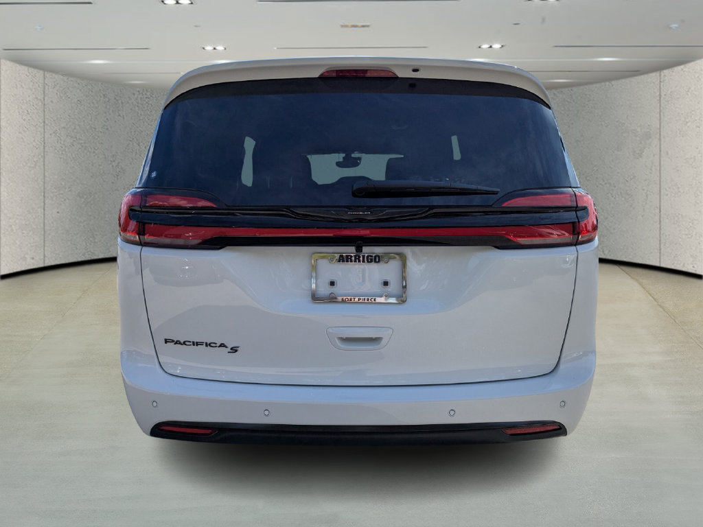 New 2026 Chrysler Pacifica Select w/ S Appearance Package FWD image 6