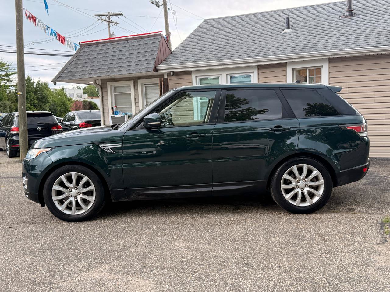 Used 2016 Land Rover Range Rover Sport HSE AWD/4WD image 3
