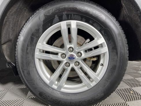 Used 2022 Ford Explorer XLT image 11