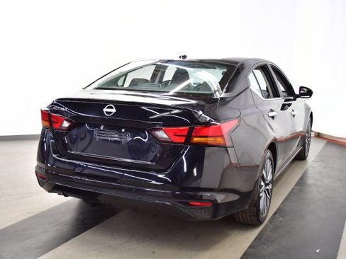 Used 2025 Nissan Altima 2.5 SV FWD image 7