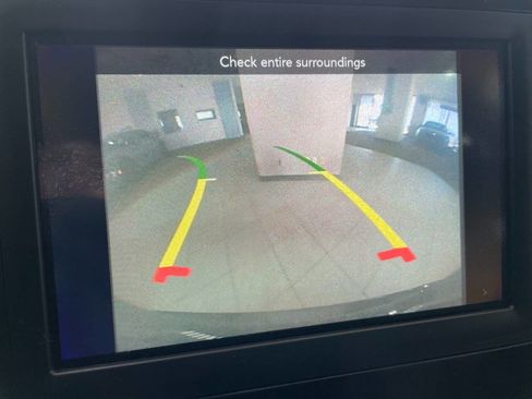 Used 2018 Chrysler Pacifica Touring-L image 40