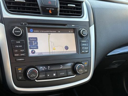 Used 2016 Nissan Altima 3.5 SL w/ 3.5 Technology Package image 9