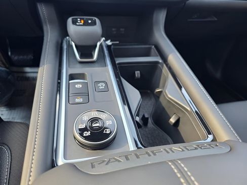 New 2026 Nissan Pathfinder SL image 28