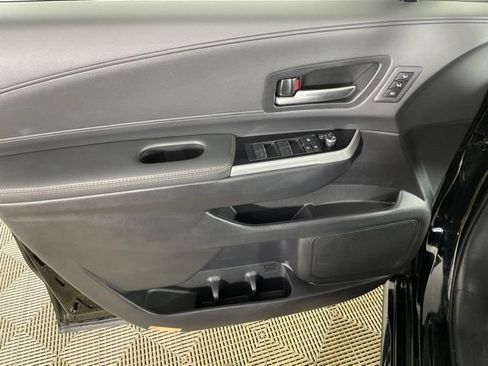 Used 2025 Toyota Sienna Limited AWD/4WD image 11